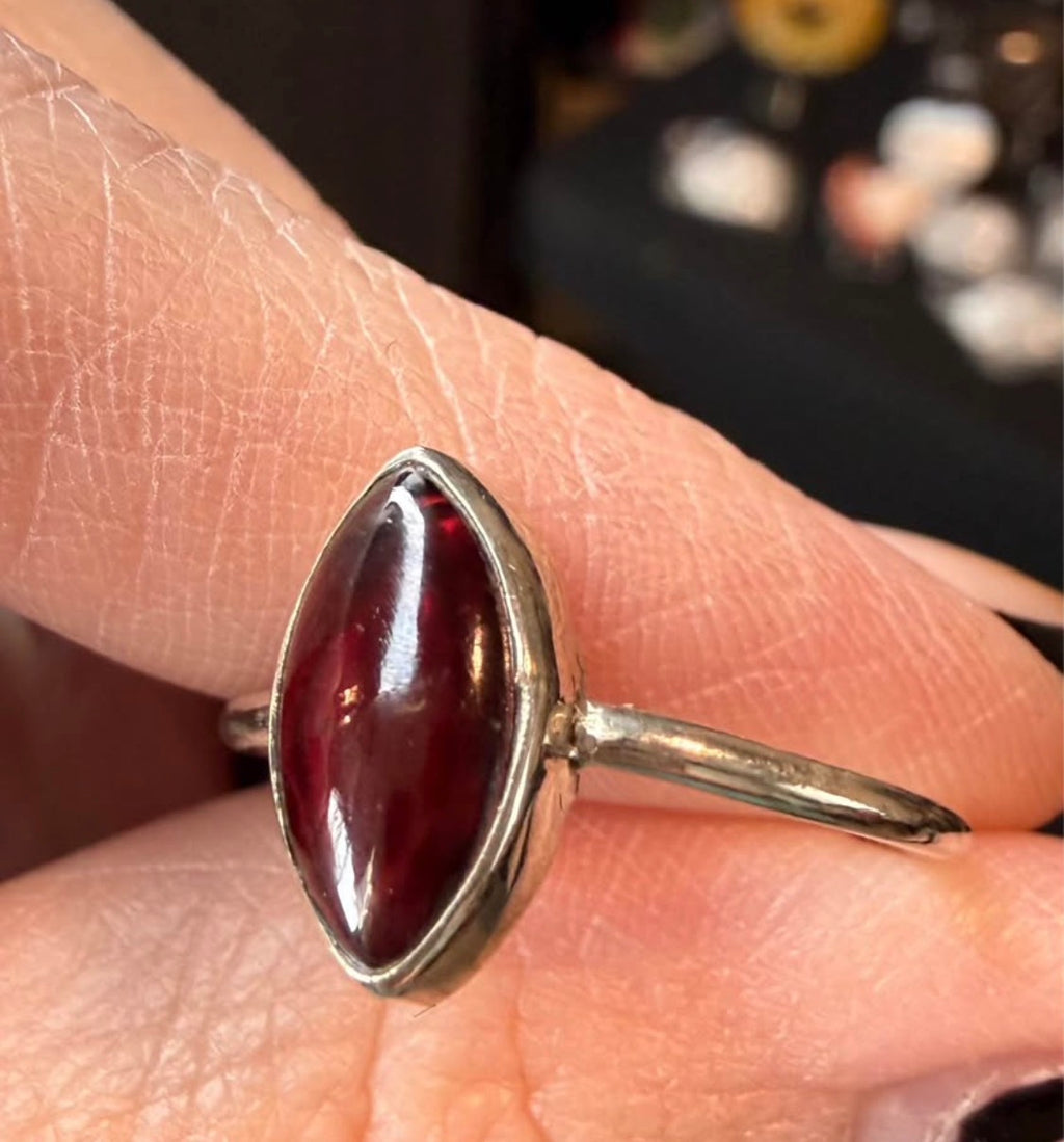 New Sterling Silver 925 Marquise Garnet Stone Ring