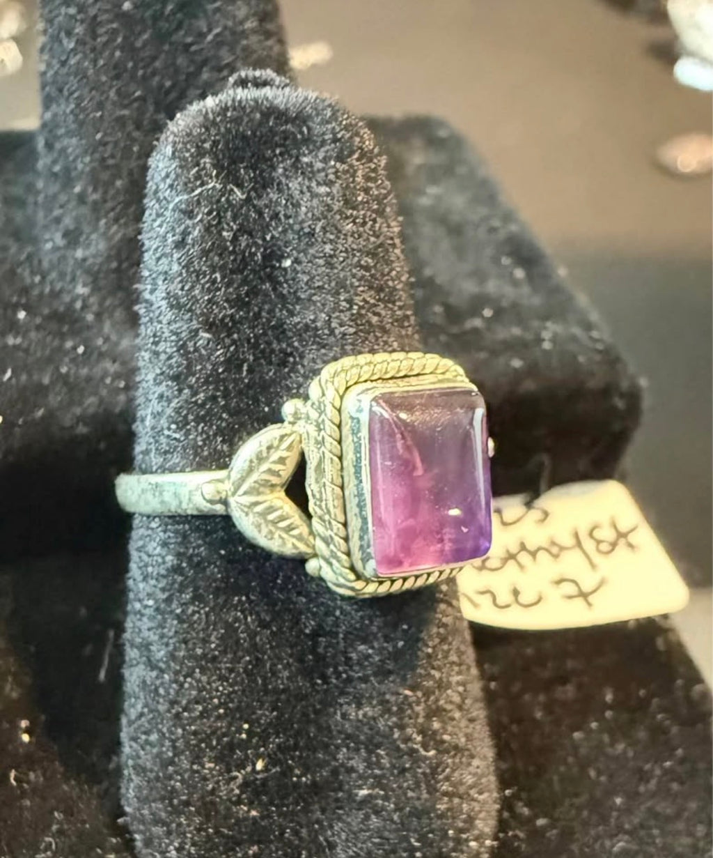New Genuine Amethyst Stone Ring with Leaf Design
