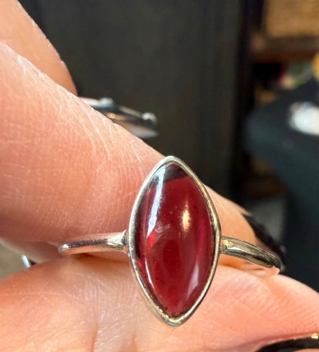 New Sterling Silver 925 Marquise Garnet Stone Ring