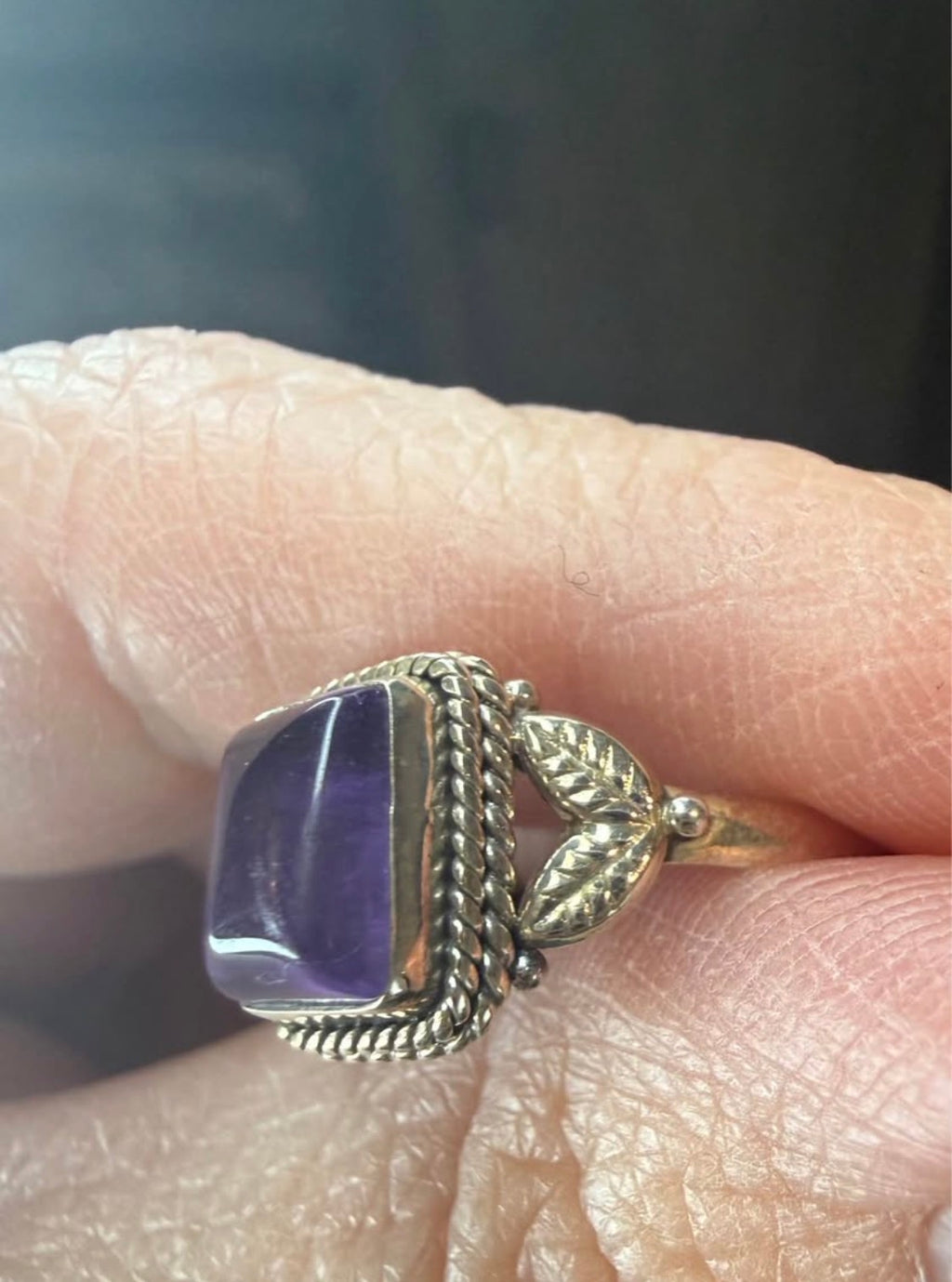 New Genuine Amethyst Stone Ring with Leaf Design