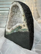 Quartz Geode Cathedral Display – Natural Stone Decor